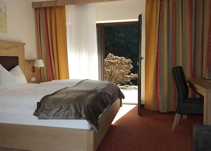 Landhotel Windlicht 3* 크롬바흐